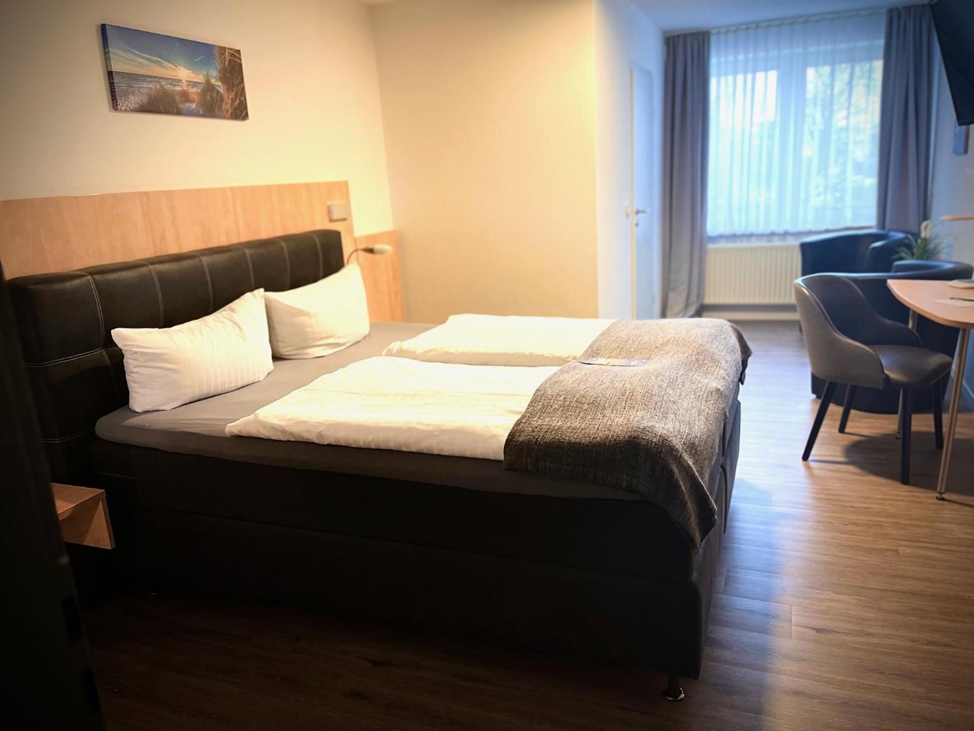 Hotel Pellmuehle Йевер Екстериор снимка