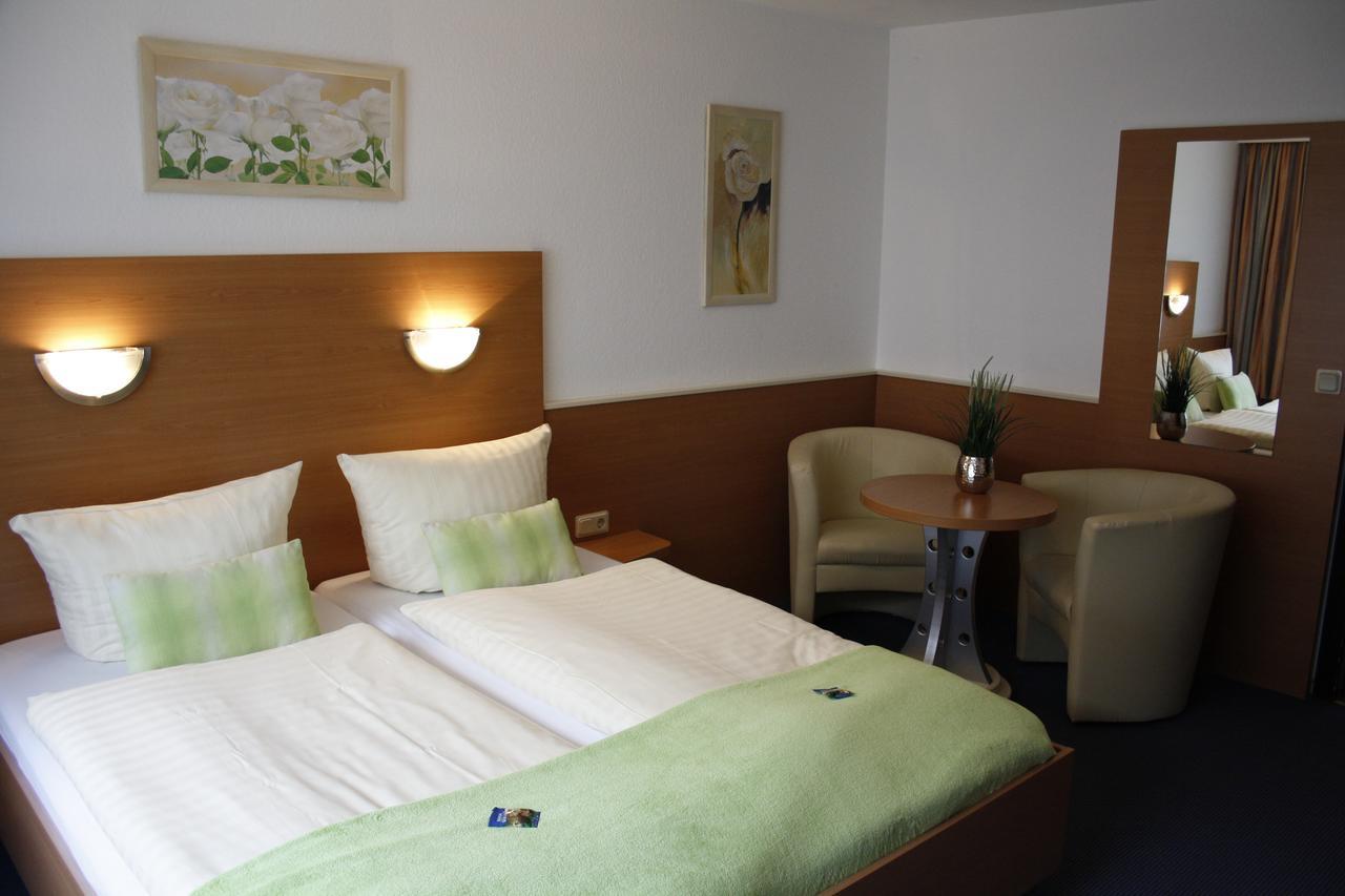 Hotel Pellmuehle Йевер Екстериор снимка